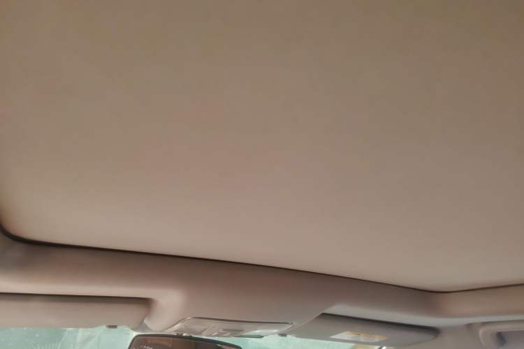 Used CHANGAN CS75 2017 Shangkui Edition 1.5T Automatic Fengxiang Model Headliner
