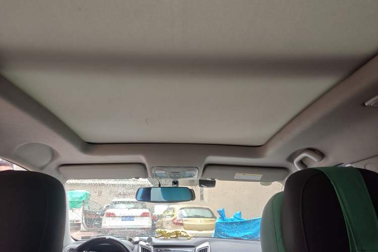 Used CHANGAN CS75 2017 Shangkui Edition 1.5T Automatic Fengxiang Model Headliner