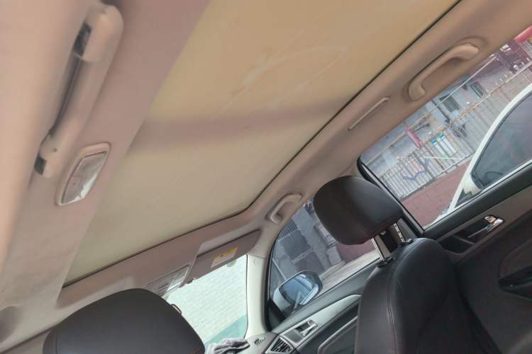Used CHANGAN CS75 2017 Shangku Edition 1.5T Manual ZhiXiang Model Headliner