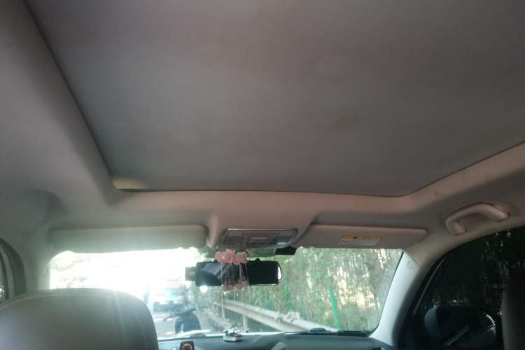 Used CHANGAN CS75 2017 Shangkui Edition 1.5T Automatic Fengxiang Model Headliner