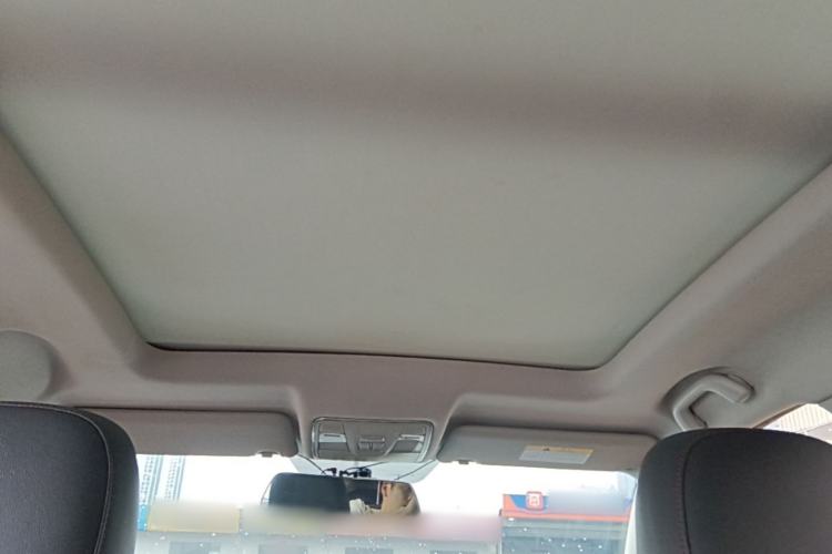 Used CHANGAN CS75 2017 Shangkui Edition 1.5T Automatic Fengxiang Model Headliner