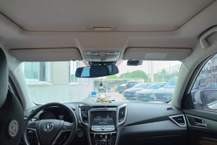 Used CHANGAN CS75 2017 Shangkui Edition 1.5T Automatic Fengyue Model Headliner