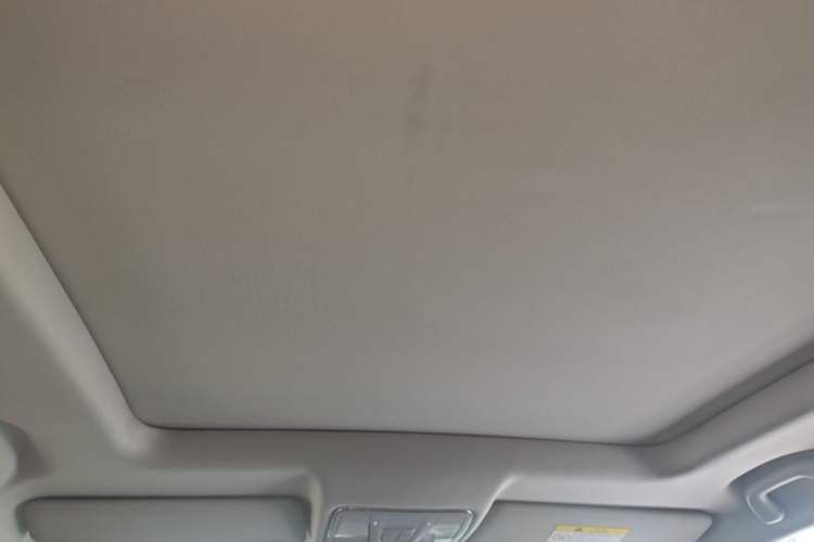 Used CHANGAN CS75 2017 Shangkui Edition 1.5T Automatic Sharp Model Headliner