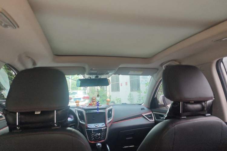 Used CHANGAN CS75 2017 Shangkui Edition 1.5T Automatic Fengxiang Model Headliner