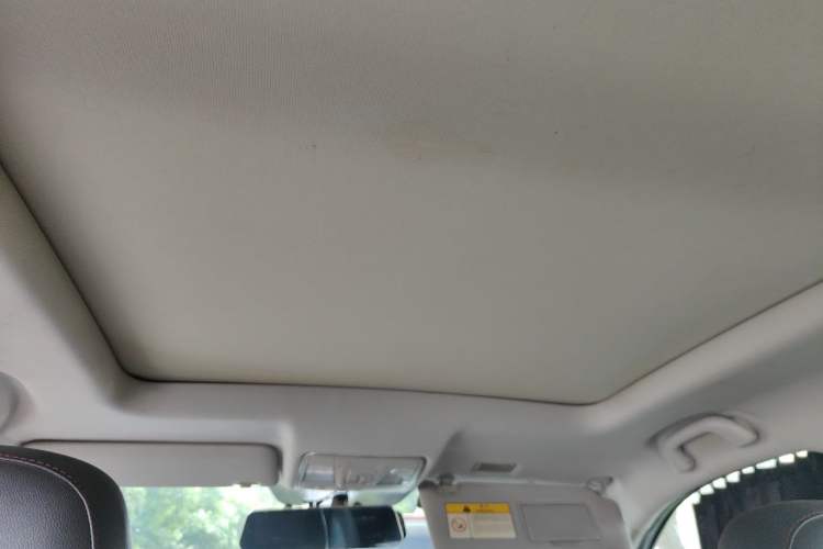Used CHANGAN CS75 2017 Shangkui Edition 1.5T Automatic Fengxiang Model Headliner
