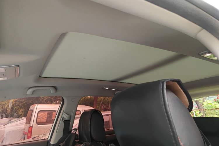 Used CHANGAN CS75 2017 Shangkui Edition 1.5T Automatic Fengxiang Model Headliner