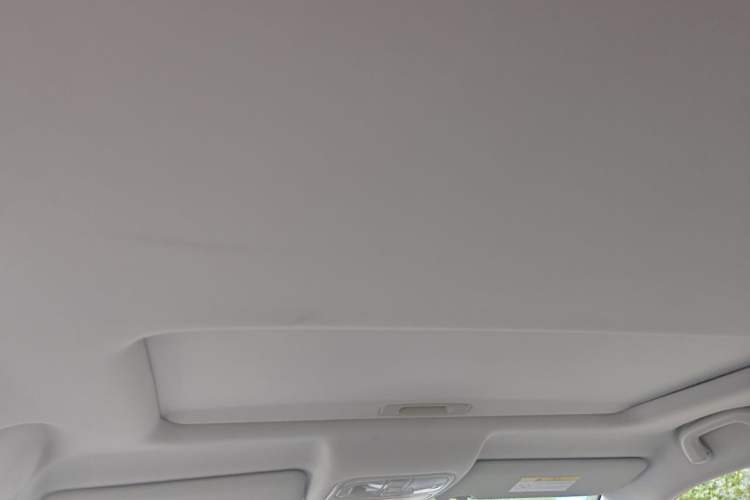 Used CHANGAN CS75 2017 Shangkui Edition 1.5T Manual Fengxiang Model Headliner