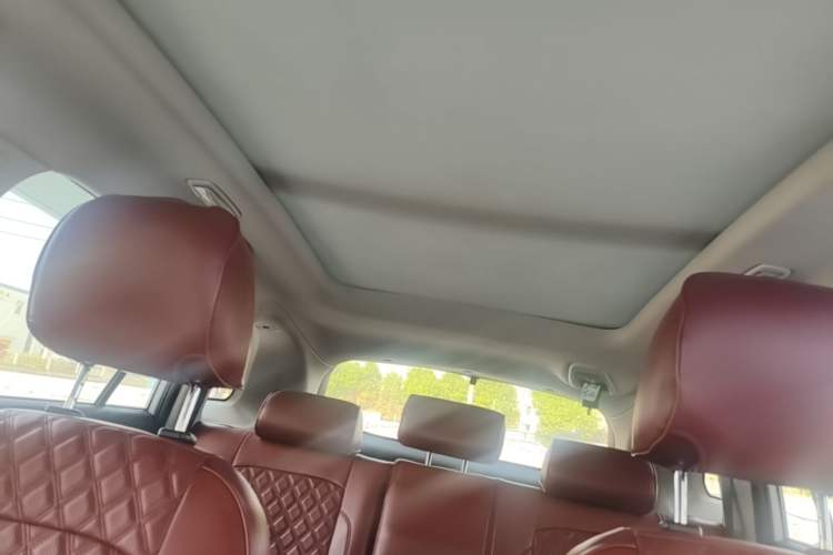 Used CHANGAN CS75 2017 Shangkui Edition 1.5T Automatic Fengxiang Model Headliner