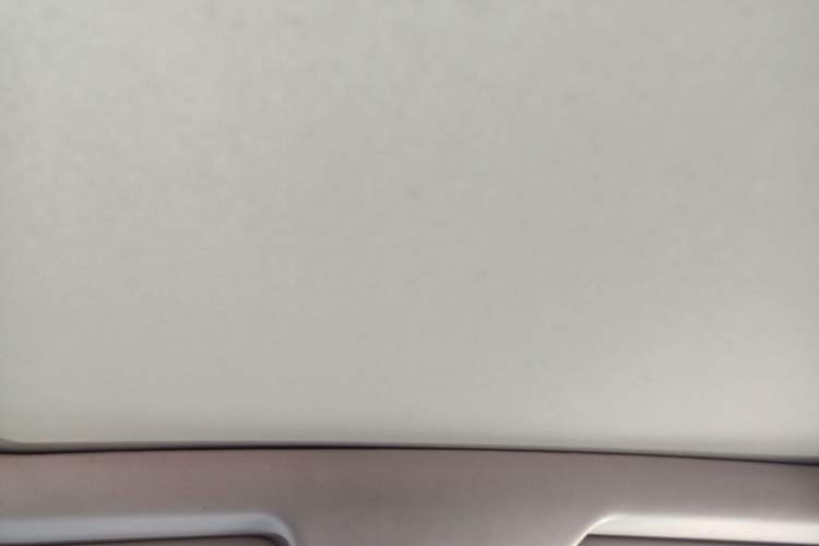 Used CHANGAN CS75 2017 Shangkui Edition 1.5T Automatic Fengxiang Model Headliner