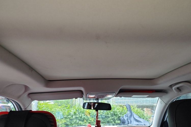 Used CHANGAN CS75 2017 Shangkui Edition 1.5T Automatic Fengxiang Model Headliner