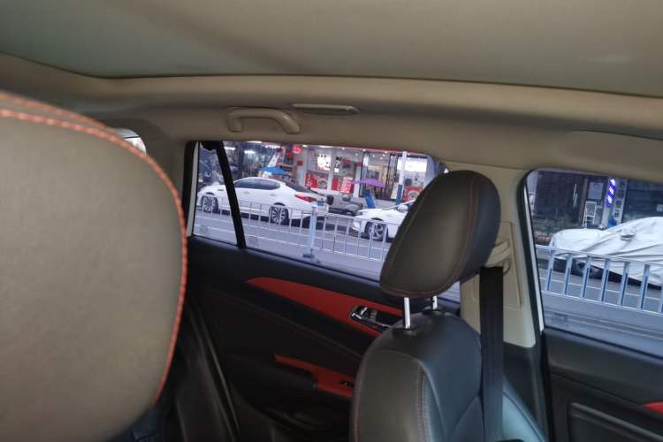Used CHANGAN CS75 2017 Shangku Edition 1.5T Manual ZhiXiang Model Headliner