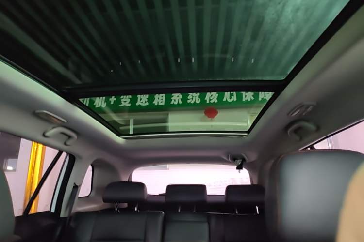 Used CHANGAN CS75 2017 Shangkui Edition 1.5T Automatic Fengxiang Model Headliner
