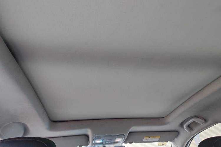 Used CHANGAN CS75 2017 Shangkui Edition 1.5T Automatic Fengxiang Model Headliner