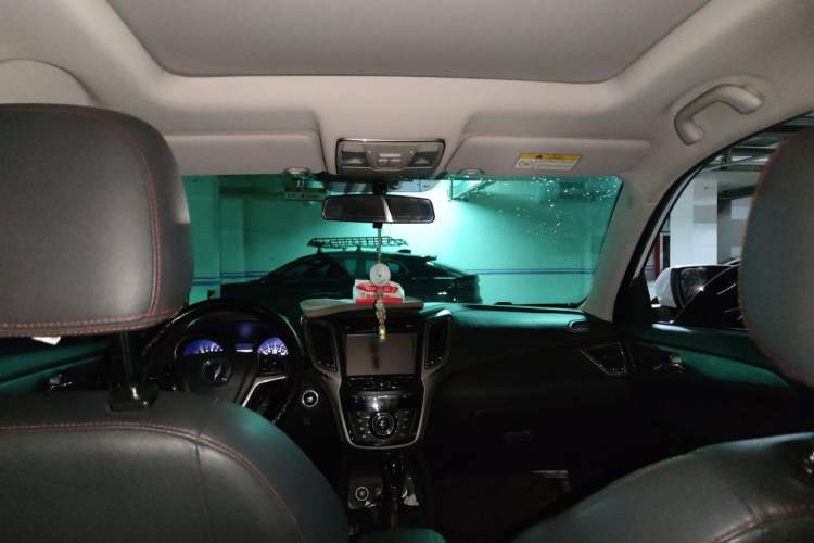 Used CHANGAN CS75 2017 Shangku Edition 1.5T Manual ZhiXiang Model Headliner