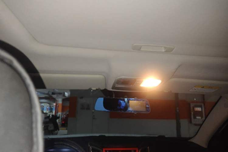 Used CHANGAN CS75 2017 Shangkui Edition 1.5T Manual Fengxiang Model Headliner