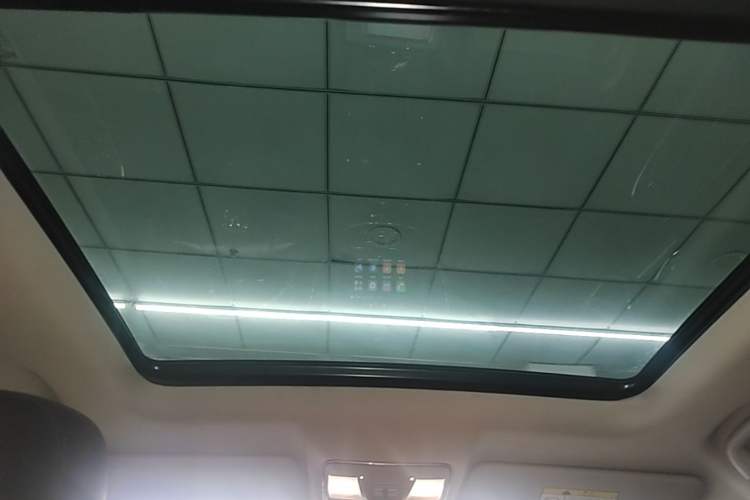 Used CHANGAN CS75 2017 Shangkui Edition 1.5T Automatic Fengxiang Model Headliner