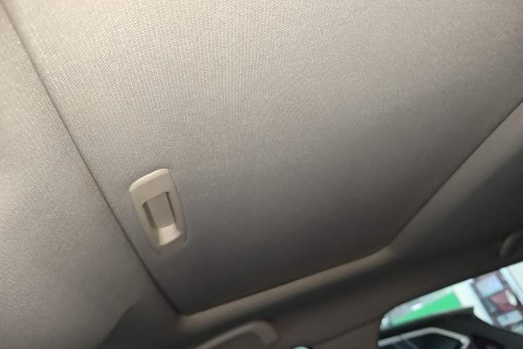 Used CHANGAN CS75 2017 Shangkui Edition 1.5T Manual Fengxiang Model Headliner