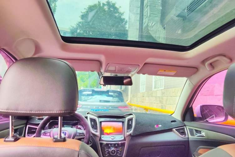 Used CHANGAN CS75 2017 Shangkui Edition 1.5T Automatic Fengxiang Model Headliner