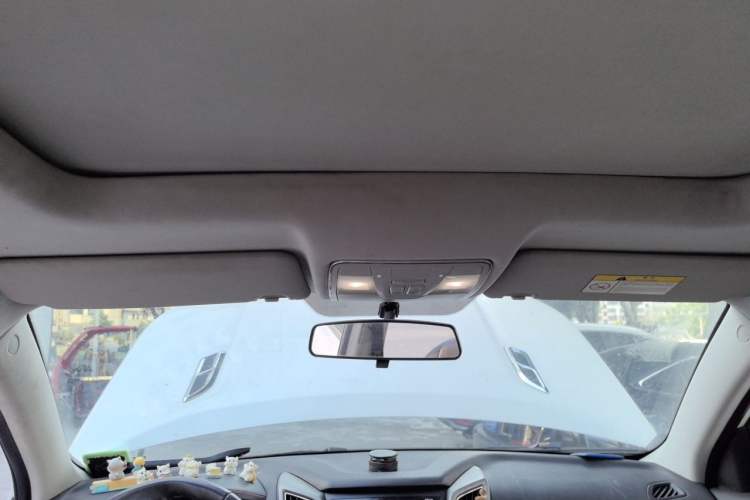 Used CHANGAN CS75 2017 Shangkui Edition 1.5T Automatic Fengxiang Model Headliner