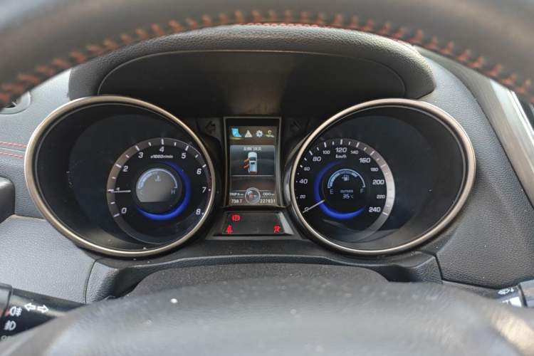Used CHANGAN CS75 2017 Shangku Edition 1.5T Manual ZhiXiang Model Instrument Cluster