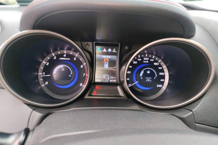 Used CHANGAN CS75 2017 Shangkui Edition 1.5T Manual Luxury Model Instrument Cluster