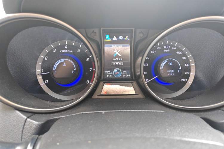 Used CHANGAN CS75 2017 Shangku Edition 1.5T Manual ZhiXiang Model Instrument Cluster