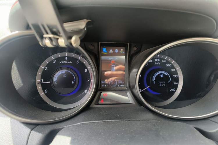 Used CHANGAN CS75 2017 Shangkui Edition 1.5T Manual Fengxiang Model Instrument Cluster