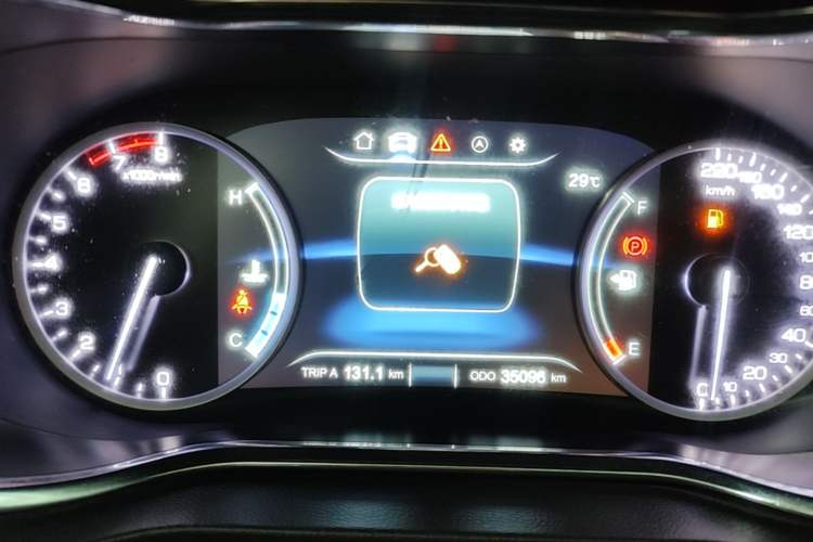 Used CHANGAN CS75 2017 Shangkui Edition 1.5T Manual Fengxiang Model Instrument Cluster