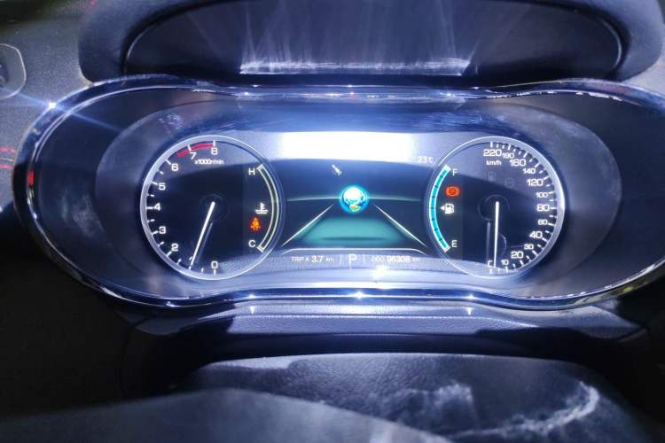 Used CHANGAN CS75 2017 Shangkui Edition 1.8T Automatic All-Wheel-Drive Luxury Model Instrument Cluster