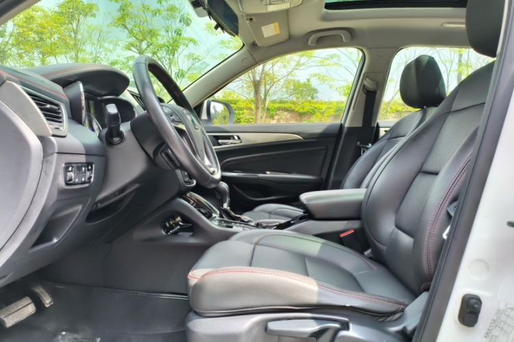 Used CHANGAN CS75 2017 Shangkui Edition 1.5T Automatic Fengxiang Model Interior 1