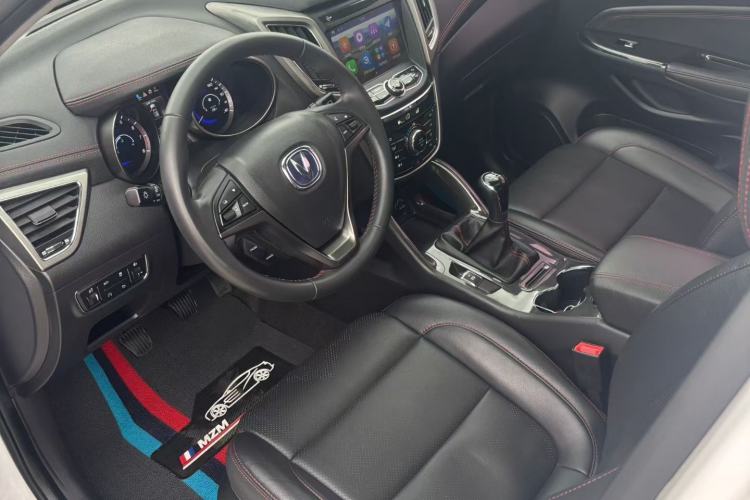 Used CHANGAN CS75 2017 Shangkui Edition 1.5T Manual Fengxiang Model Interior 1