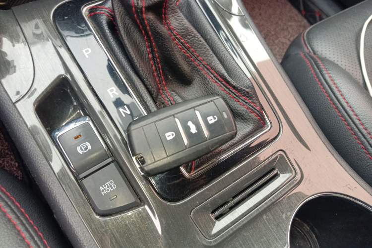 Used CHANGAN CS75 2017 Shangkui Edition 1.5T Automatic Fengxiang Model Interior 1