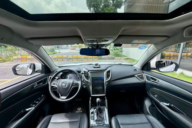 Used CHANGAN CS75 2017 Shangkui Edition 1.8T Automatic All-Wheel-Drive Elite Model Interior 2