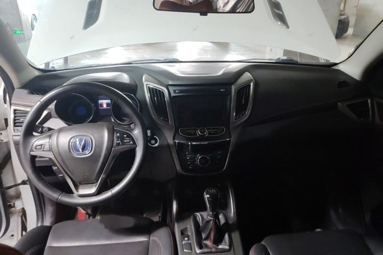 Used CHANGAN CS75 2017 Shangkui Edition 1.5T Manual Luxury Model Interior 2