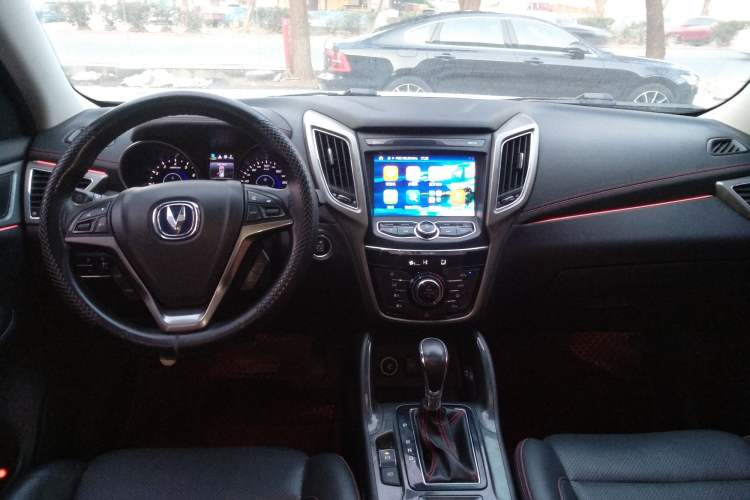 Used CHANGAN CS75 2017 Shangkui Edition 1.5T Automatic Fengyue Model Interior 2