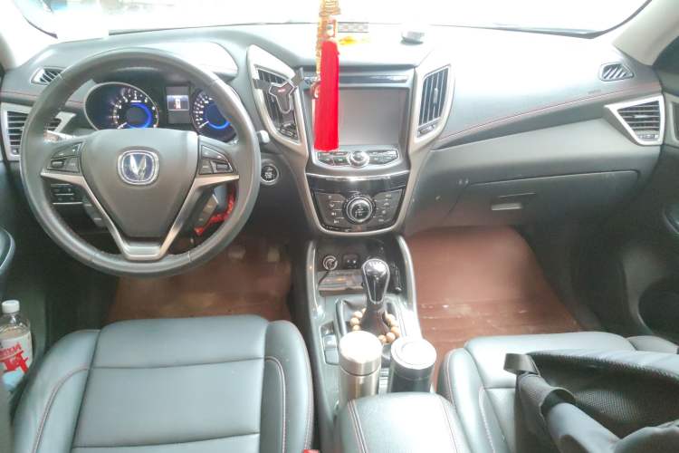 Used CHANGAN CS75 2017 Shangkui Edition 1.5T Manual Fengxiang Model Interior 2
