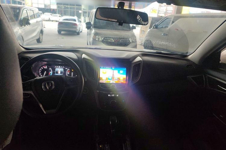 Used CHANGAN CS75 2017 Shangkui Edition 1.5T Automatic Fengxiang Model Interior 2