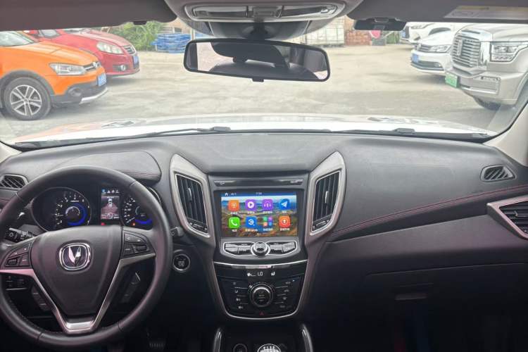 Used CHANGAN CS75 2017 Shangkui Edition 1.5T Manual Fengxiang Model Interior 2