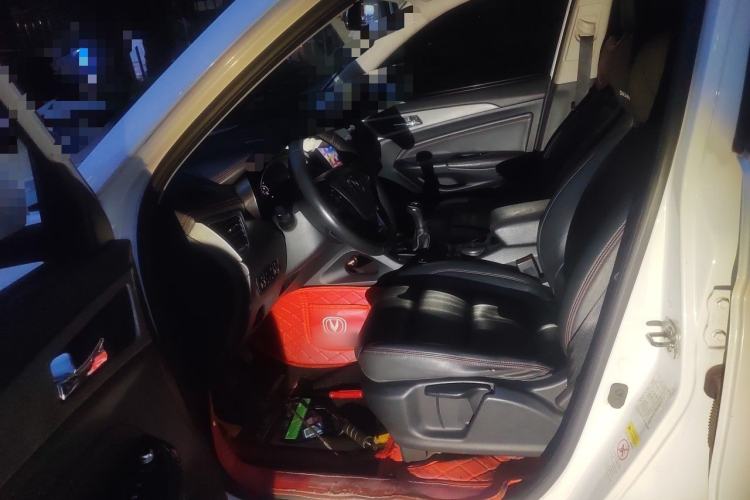 Used CHANGAN CS75 2017 Shangkui Edition 1.5T Manual Fengxiang Model Interior 3