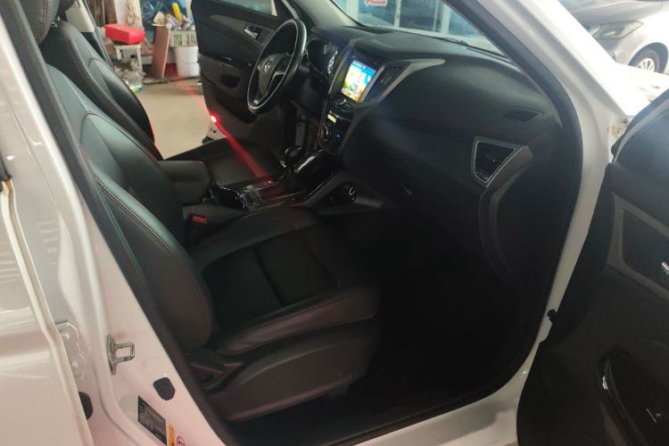 Used CHANGAN CS75 2017 Shangkui Edition 1.5T Automatic Fengxiang Model Interior 3