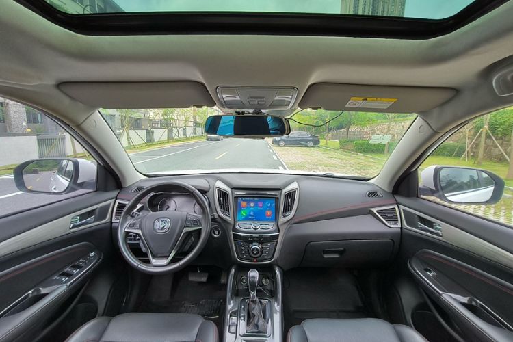Used CHANGAN CS75 2017 Shangkui Edition 1.5T Automatic Fengxiang Model Interior 3