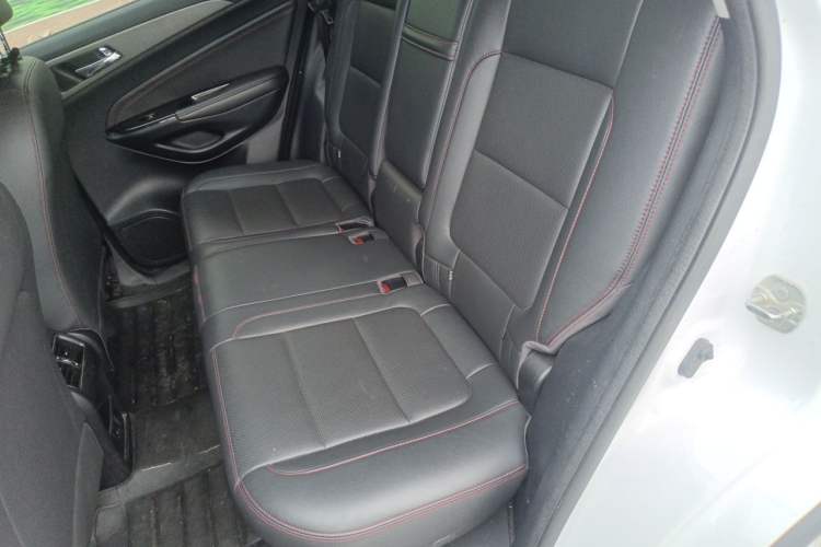 Used CHANGAN CS75 2017 Shangkui Edition 1.5T Manual Fengxiang Model Interior 4