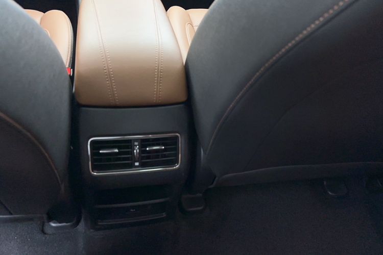 Used CHANGAN CS75 2017 Shangkui Edition 1.5T Manual Fengxiang Model Interior 4