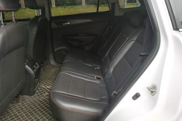 Used CHANGAN CS75 2017 Shangkui Edition 1.5T Automatic Fengxiang Model Interior 4