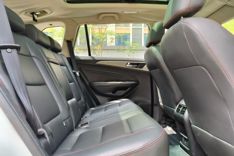 Used CHANGAN CS75 2017 Shangkui Edition 1.5T Automatic Fengxiang Model Interior 5