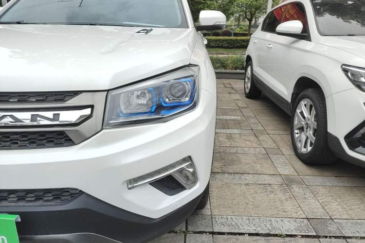 Used CHANGAN CS75 2017 Shangkui Edition 1.5T Automatic Fengyue Model Left Front Headlight