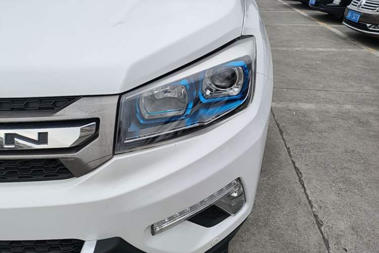 Used CHANGAN CS75 2017 Shangkui Edition 1.5T Automatic Fengxiang Model Left Front Headlight