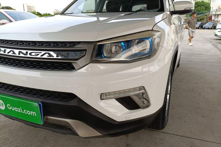 Used CHANGAN CS75 2017 Shangkui Edition 1.5T Automatic Fengxiang Model Left Front Headlight