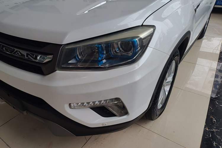 Used CHANGAN CS75 2017 Shangkui Edition 1.8T Automatic All-Wheel-Drive Luxury Model Left Front Headlight