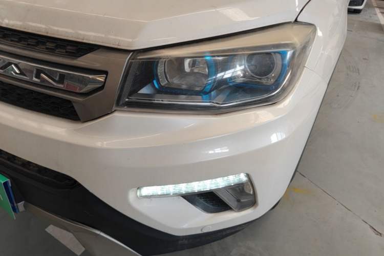 Used CHANGAN CS75 2017 Shangkui Edition 1.5T Automatic Fengxiang Model Left Front Headlight